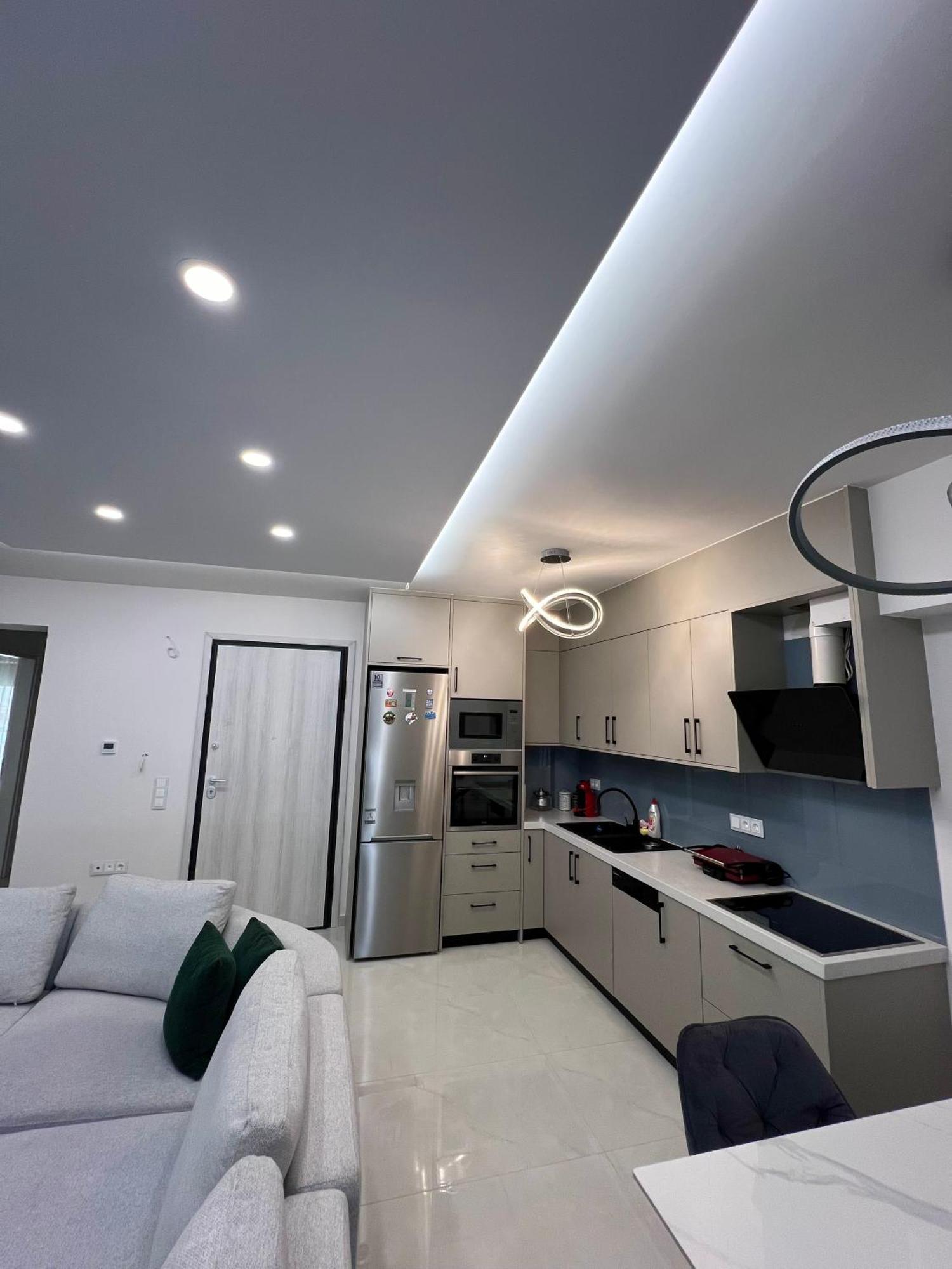 Luxury Apartment *